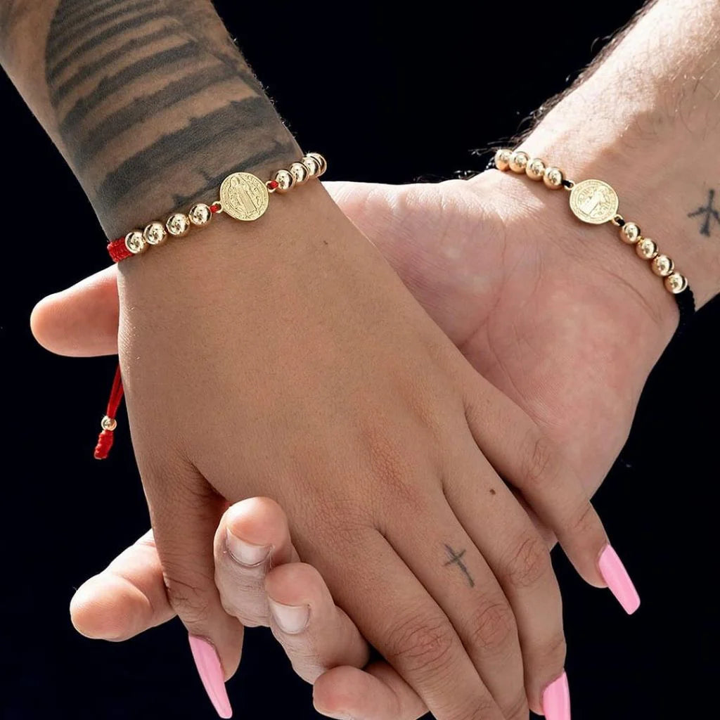 ✨ “Pulseras de San Benito en Oro 18k – Protección de Fe contra las malas energías para tu relación 2X1” ✨
