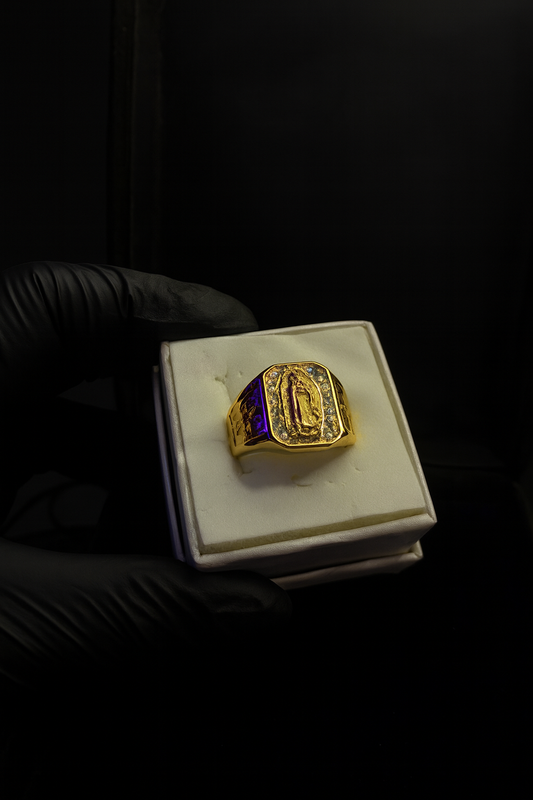 Anillo Guadalupe Dorado con Zirconias,  Luce lujo y protección en cada detalle 🙏🏻