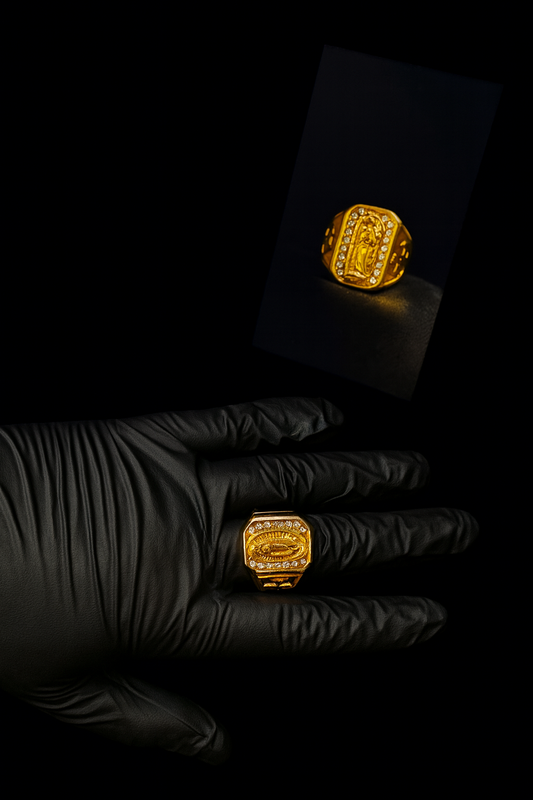 Anillo Guadalupe Dorado con Zirconias,  Luce lujo y protección en cada detalle 🙏🏻