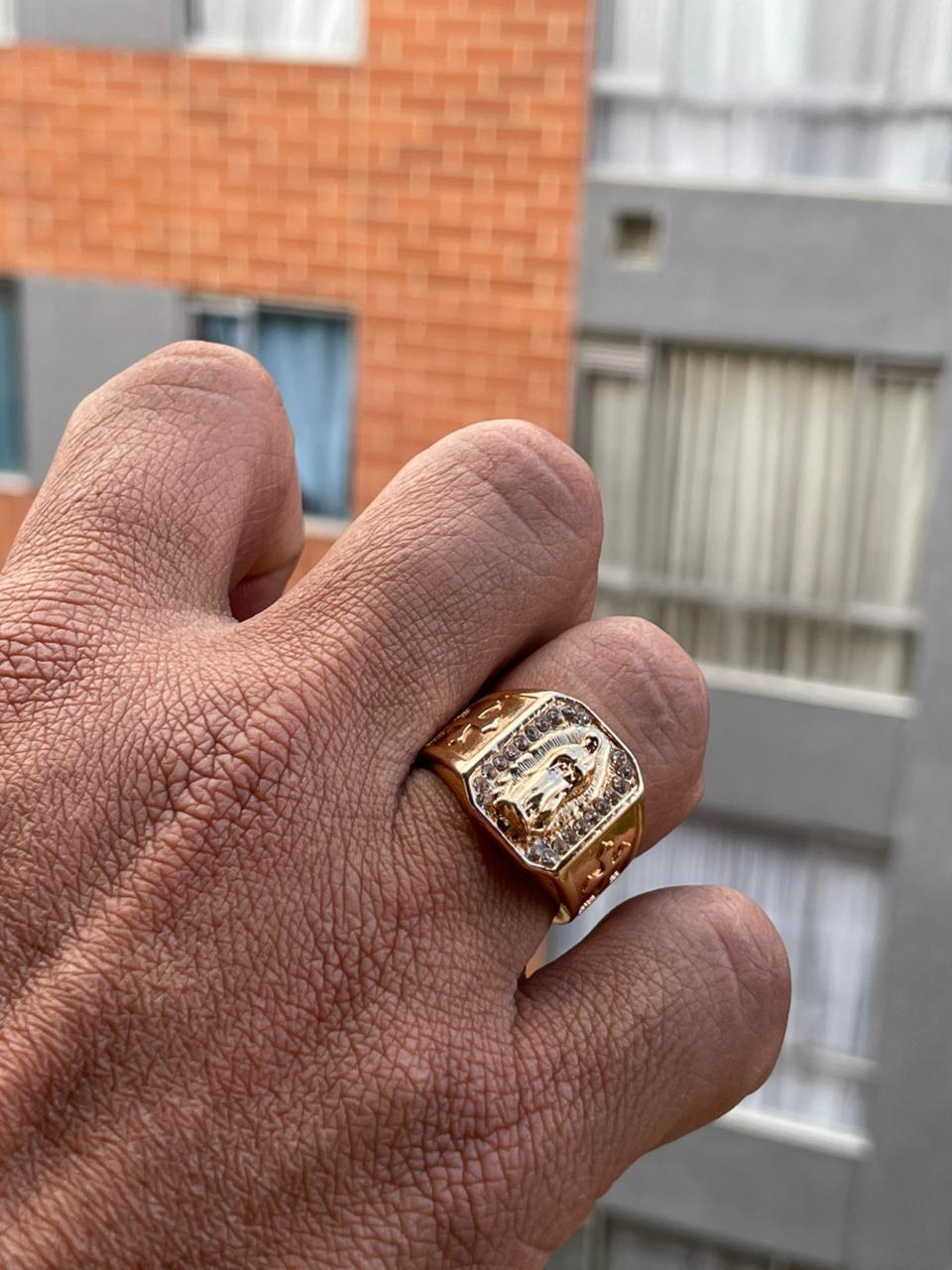 Anillo Guadalupe  con Zirconias,  Luce lujo y protección en cada detalle 🙏🏻